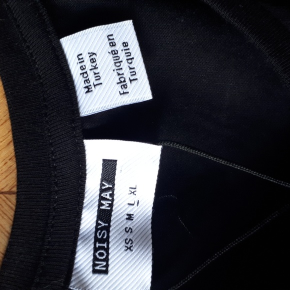 Noisy May Crop Top L - Picture 2 of 6